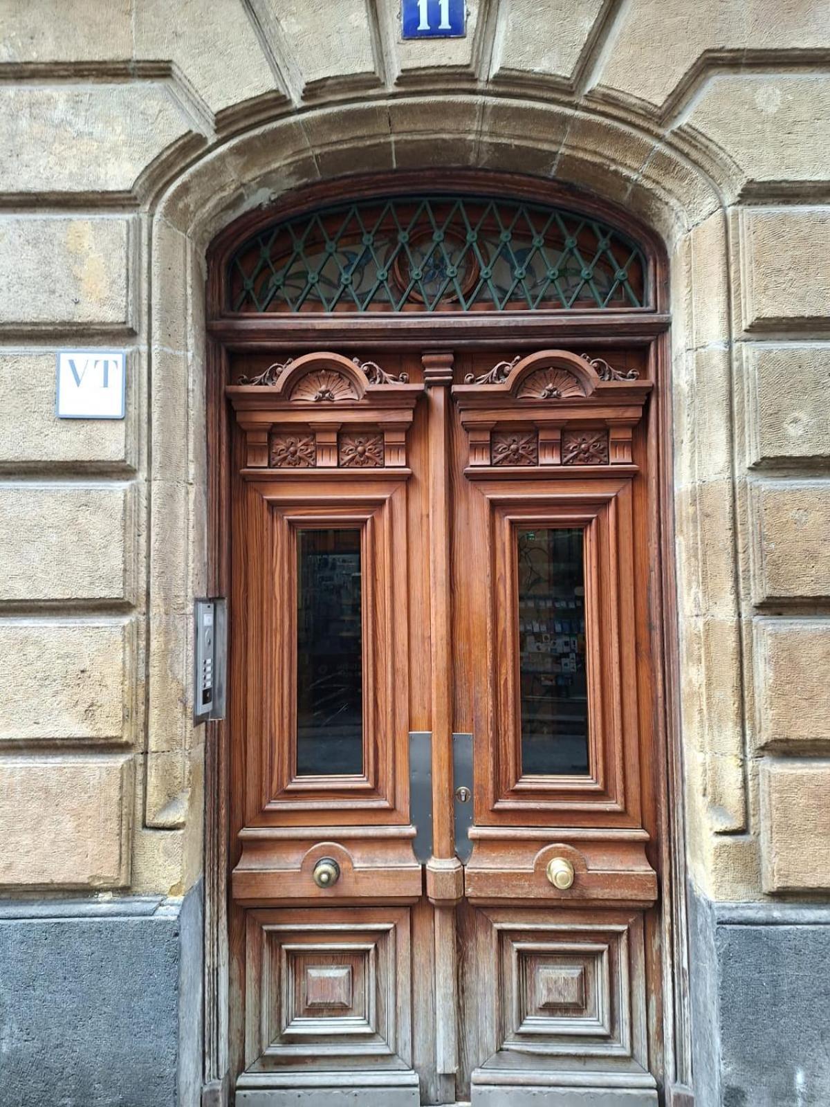 Old Town Core Next To Plaza Nueva Билбао Екстериор снимка