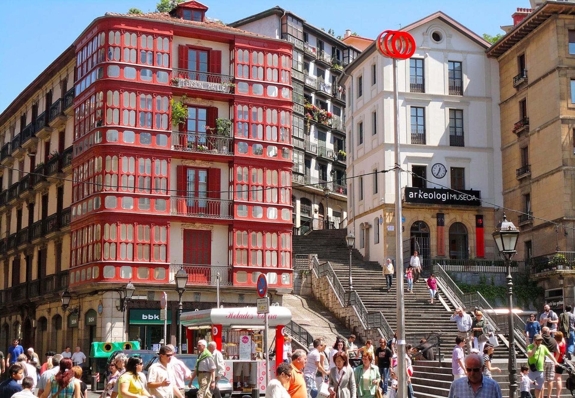 Old Town Core Next To Plaza Nueva Билбао Екстериор снимка